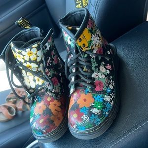 Kids doc martens